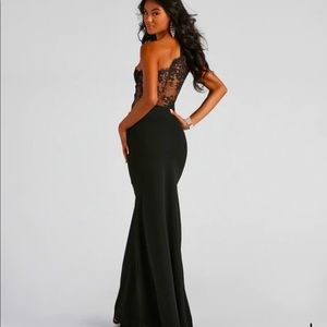 One shoulder gown